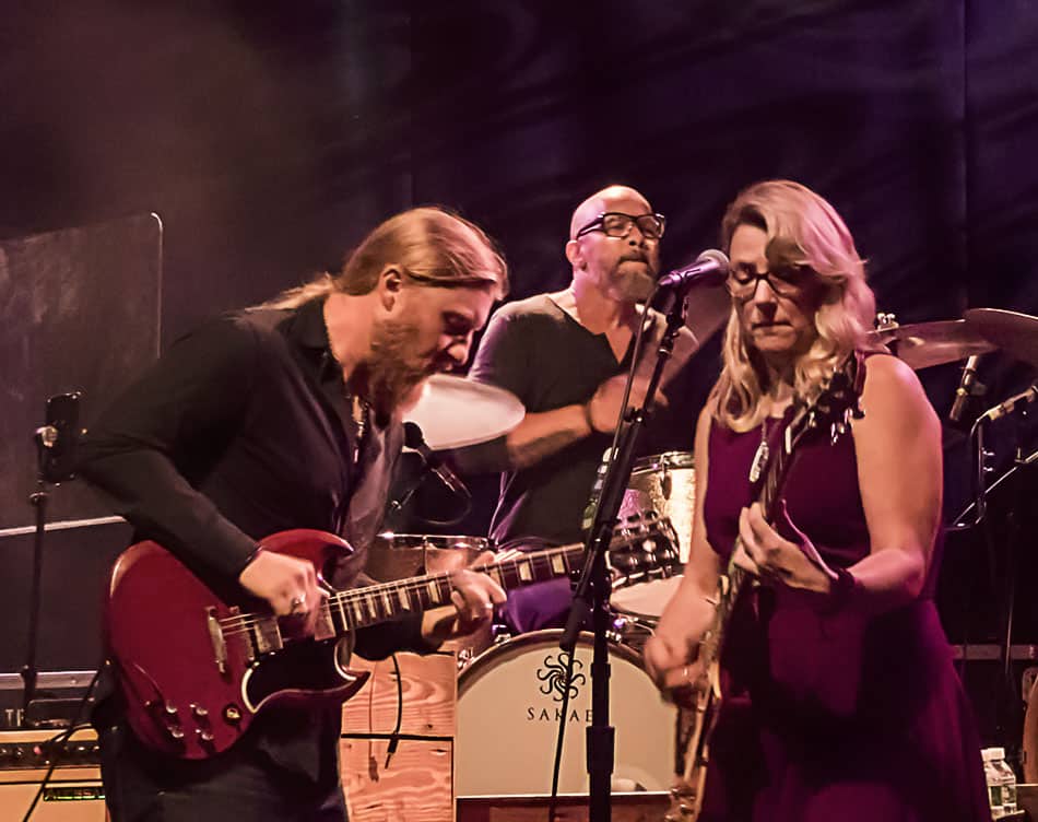 Tedeschi Trucks Band “wheels Of Soul Tour 2017” Rolls Into Providence Rock At Night 